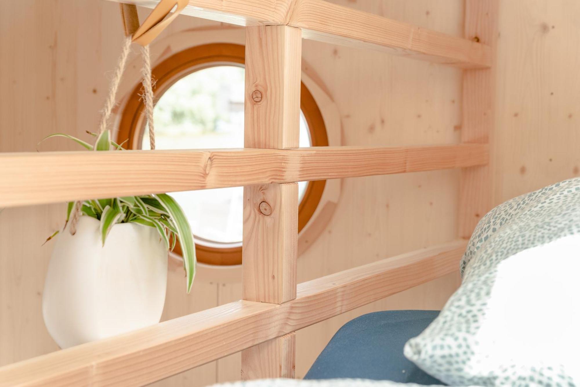 Tiny-hausboot Irene Mit Kamin Und Dachterrassenlounge Hamburg