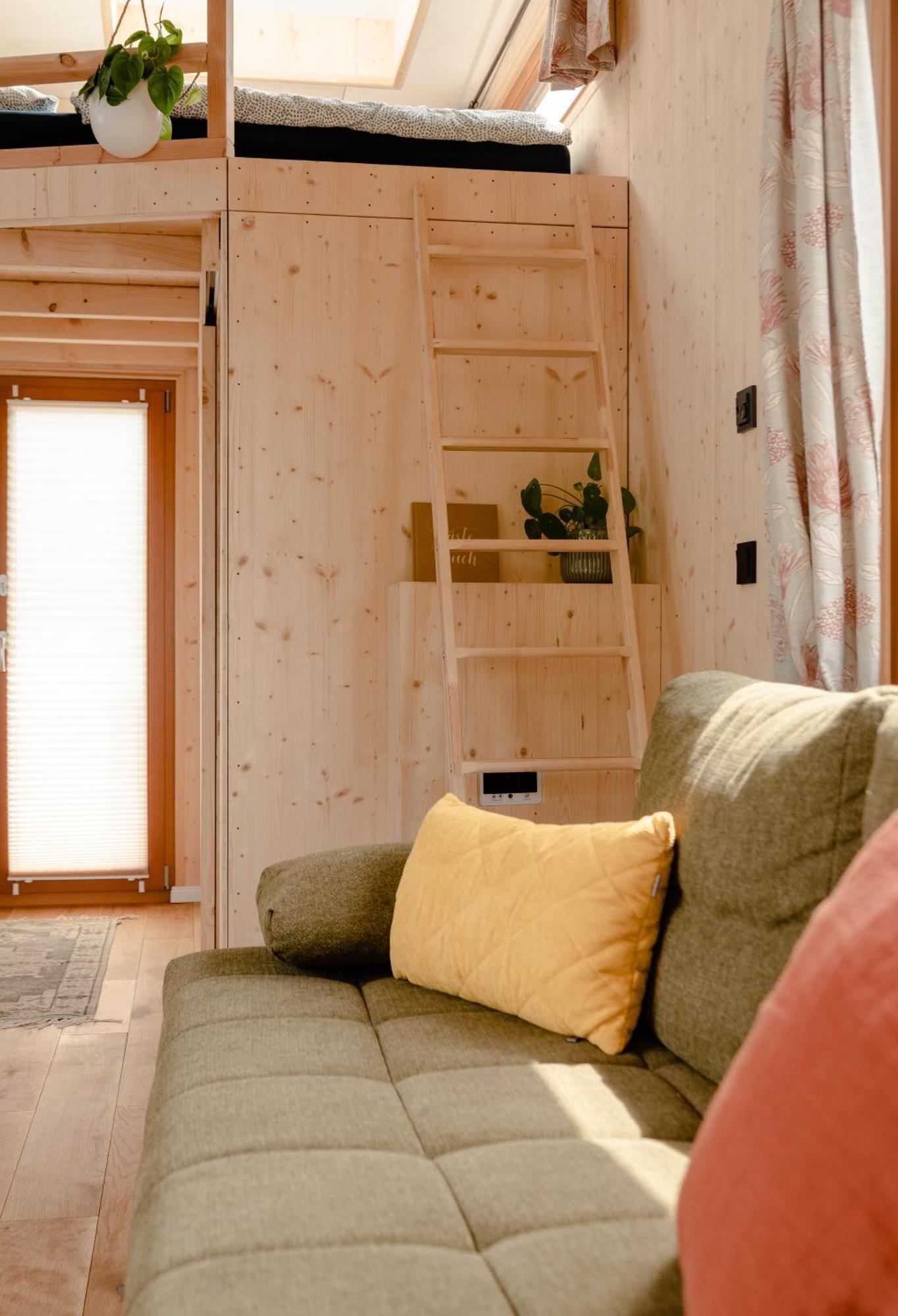 Botel Tiny-hausboot Irene Mit Kamin Und Dachterrassenlounge