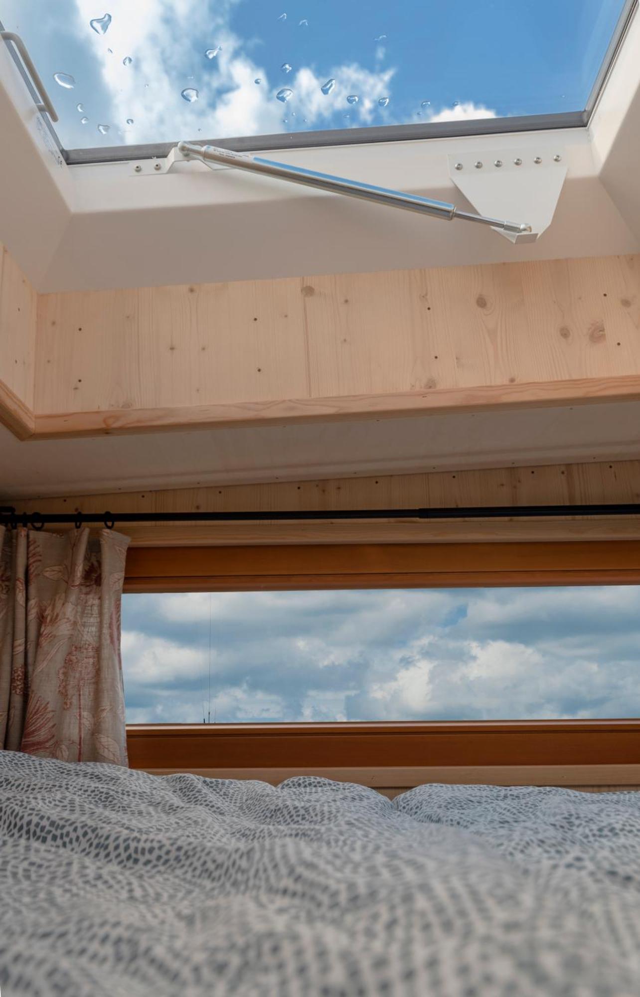Tiny-hausboot Irene Mit Kamin Und Dachterrassenlounge Hamburg