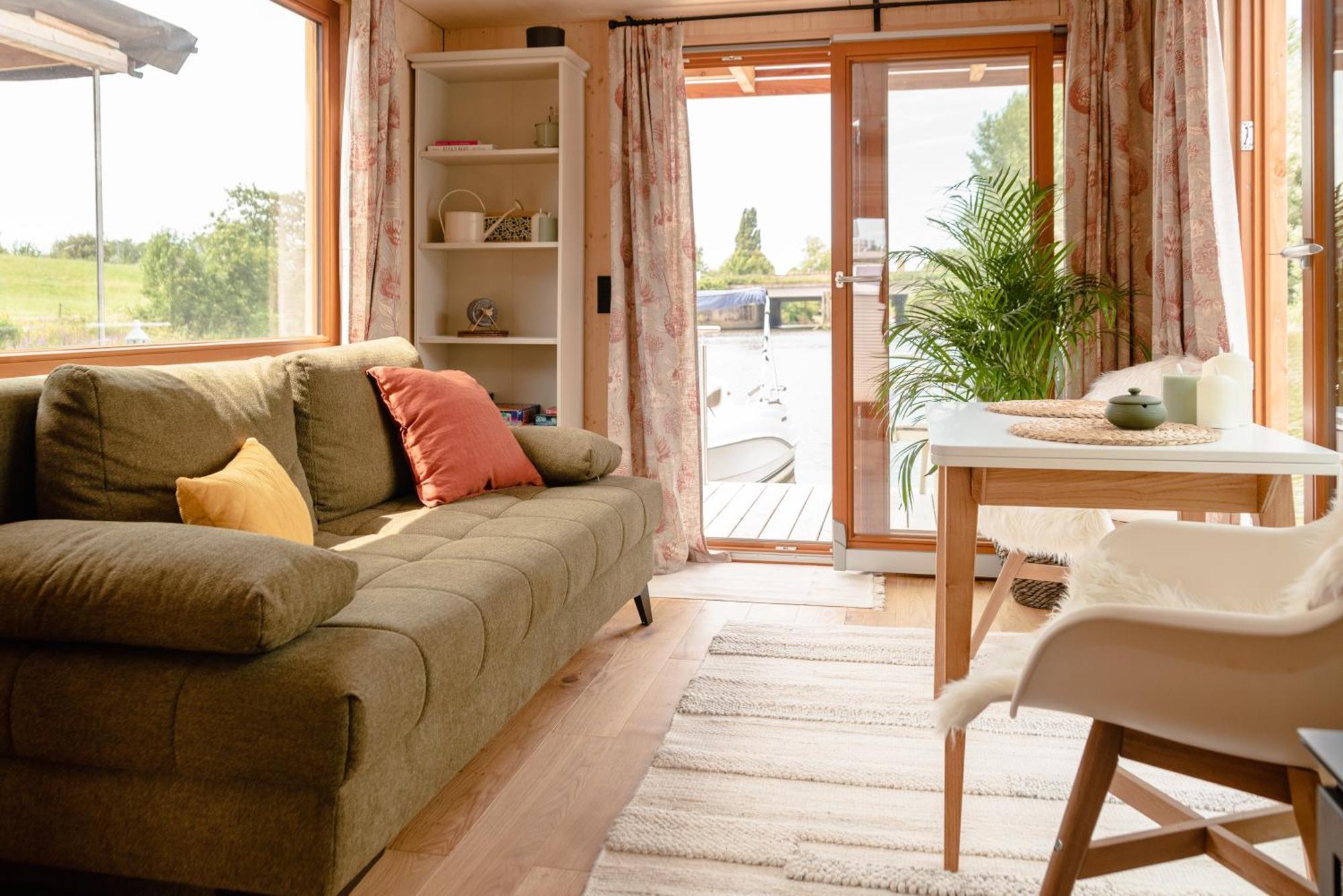 Botel Tiny-hausboot Irene Mit Kamin Und Dachterrassenlounge
